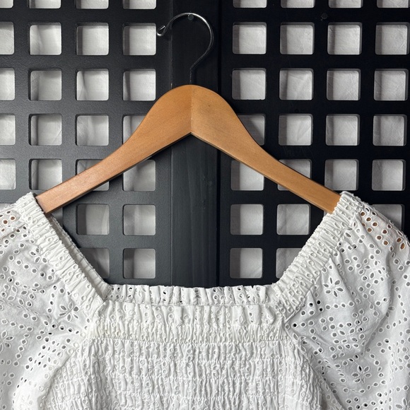 🤍 Nordstrom White Eyelet Smocked Cotton Blouse Women’s Small NWT Lightweight 🤍 - Picture 3 of 14